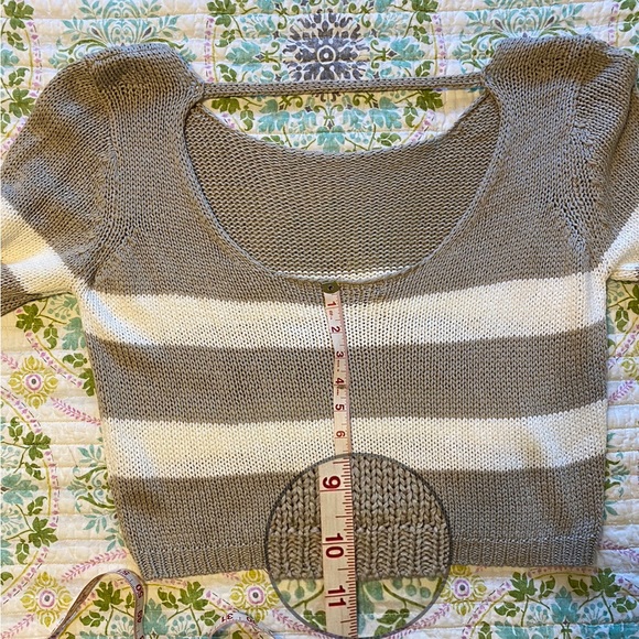 Women’s Sweater with low back size M - Picture 9 of 9